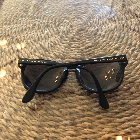 🌸SALE🌸Marc by Marc Jacobs sunglasses - Picture 4 of 5